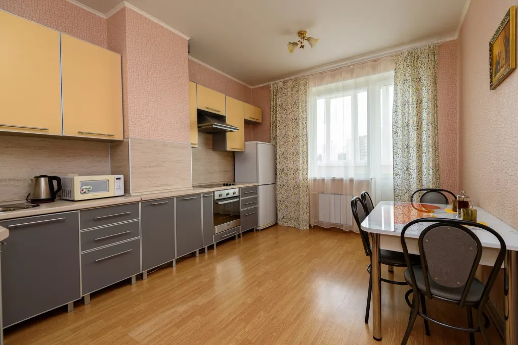 Просторная современная 2-комнатная квартира в центре