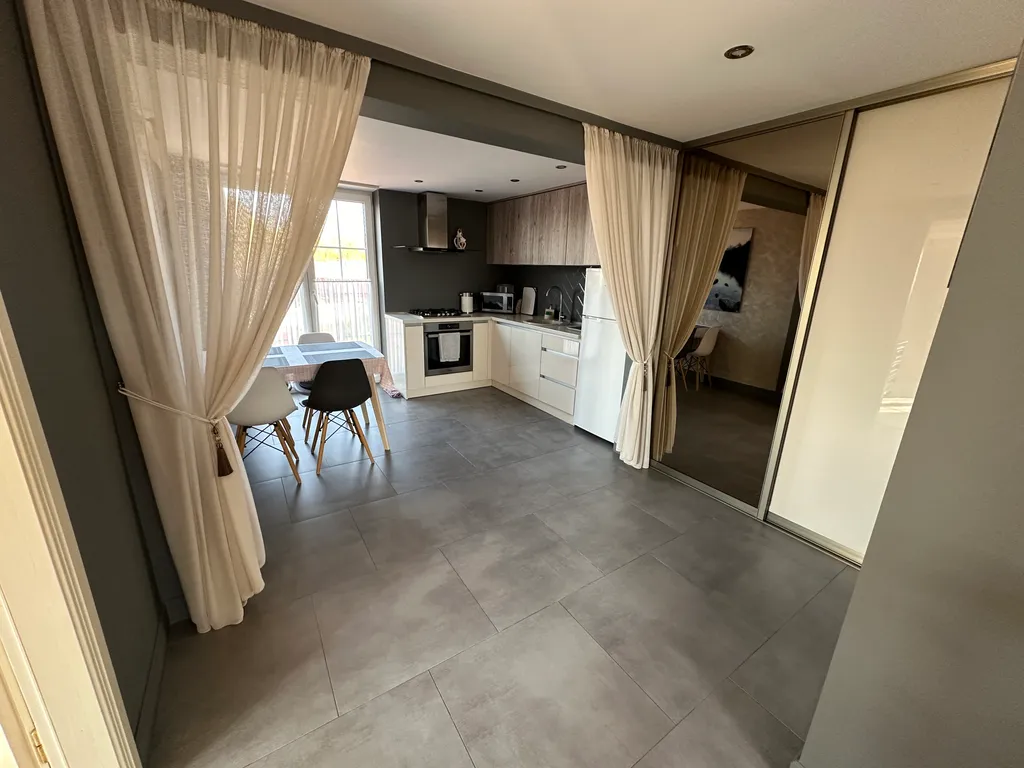 Квартира с видом на море