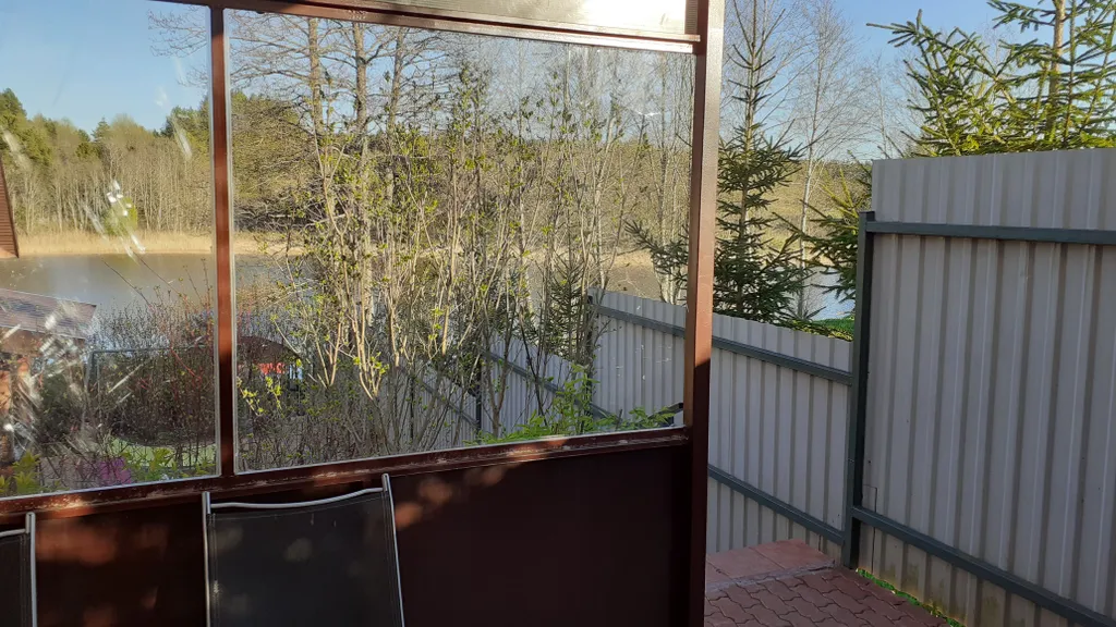 Дом на берегу озера Селигер