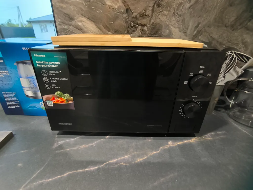 Современный коттедж в пригороде с баней и горячим чаном