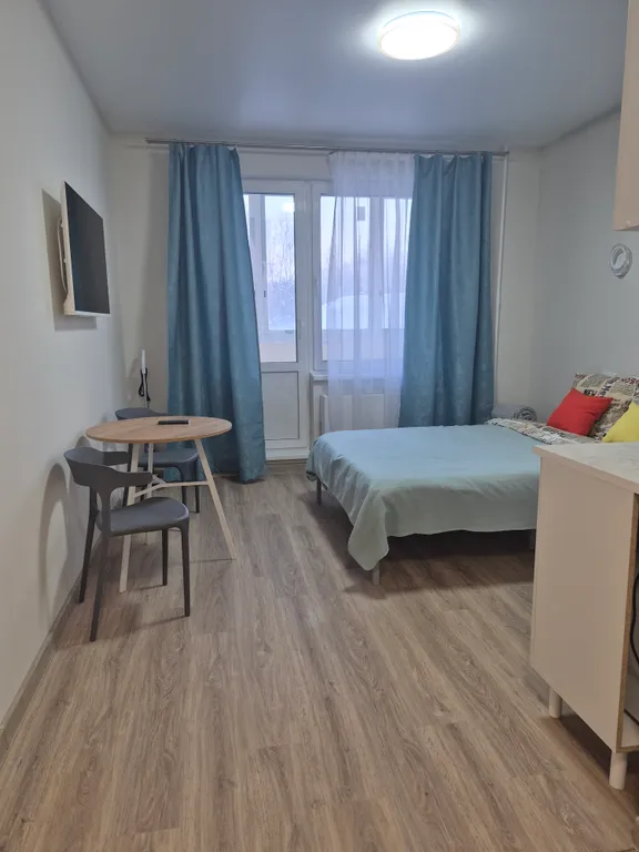 Студия с видом на лес