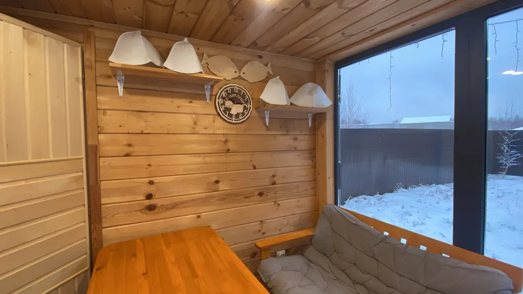 Новый стильный дом с камином