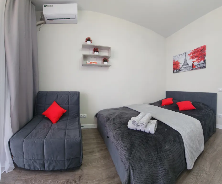 Красивая студия с видом на горы