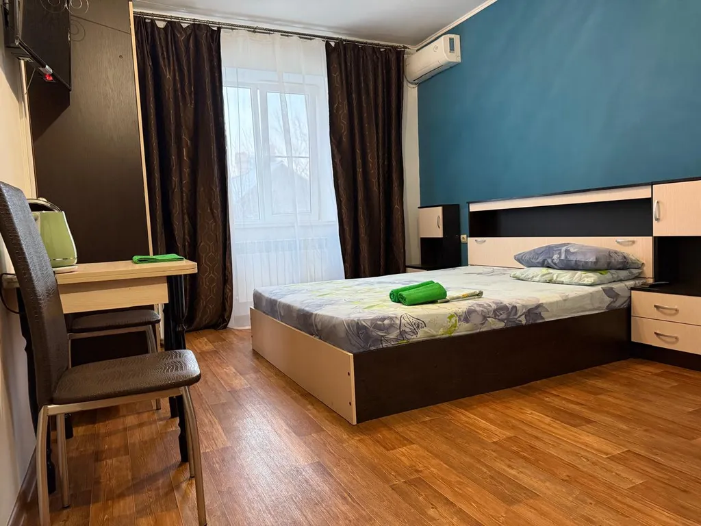 2-местный номер с двухспальной кроватью в Астрахани