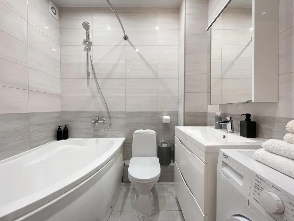 Современная квартира с видом на реку Кутум