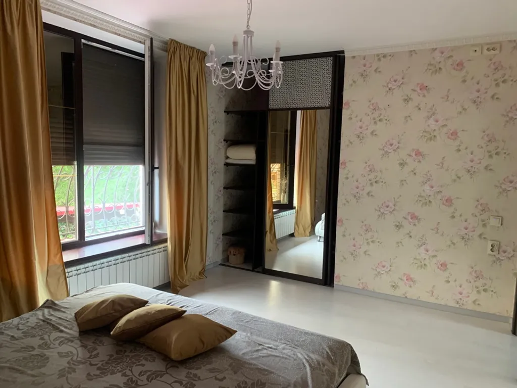 Уютный дом в городе