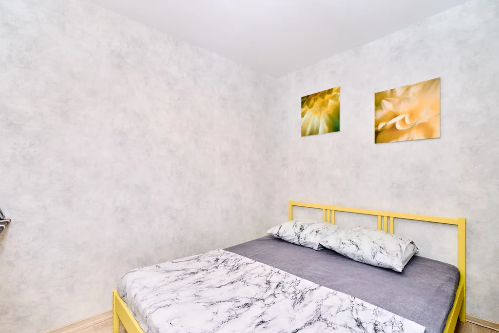 Светлая двухкомнатная квартира с тремя отдельными спальными местами