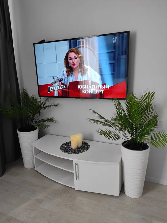 Красивая студия с видом на горы