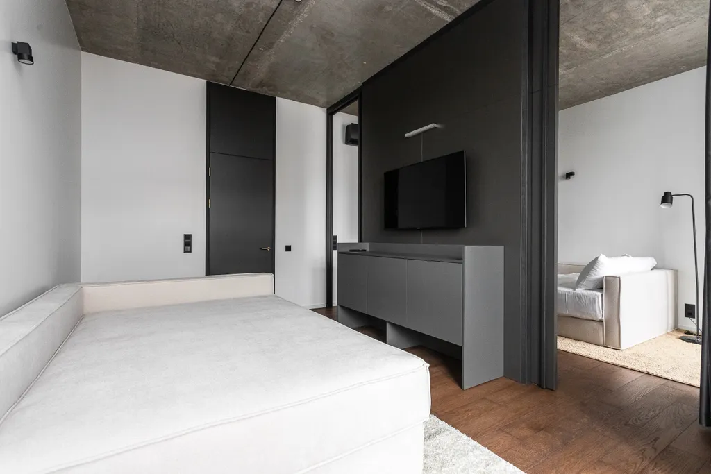 Квартира на первой береговой линии с видом на море в стиле лофт