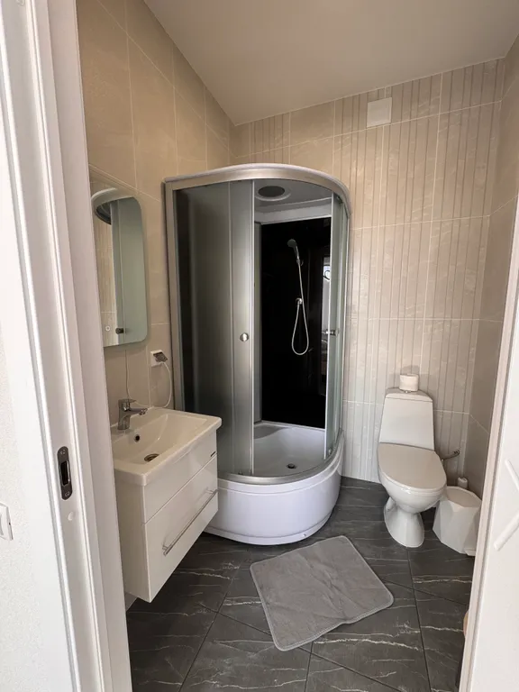 Видовая евротрехкомнатная квартира