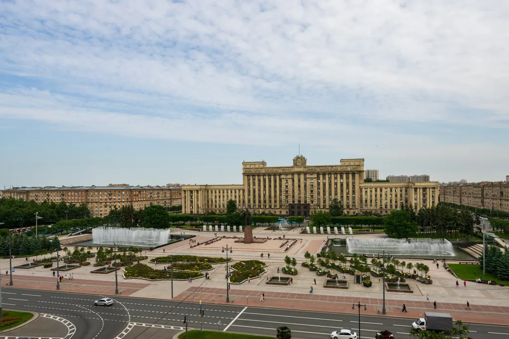 3-комнатная квартира с видом на Московскую площадь
