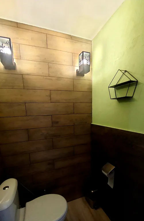 Большой коттедж у озера