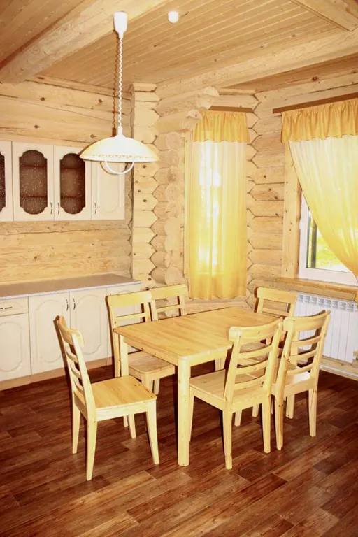 Бревенчатый дом 2 с видом на реку