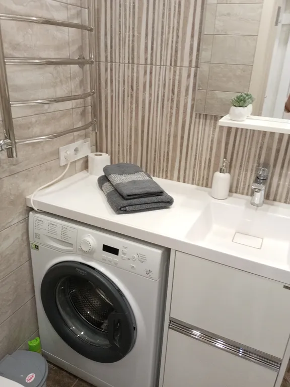 Уютная современная евродвушка с шикарным видом из панорамных окон