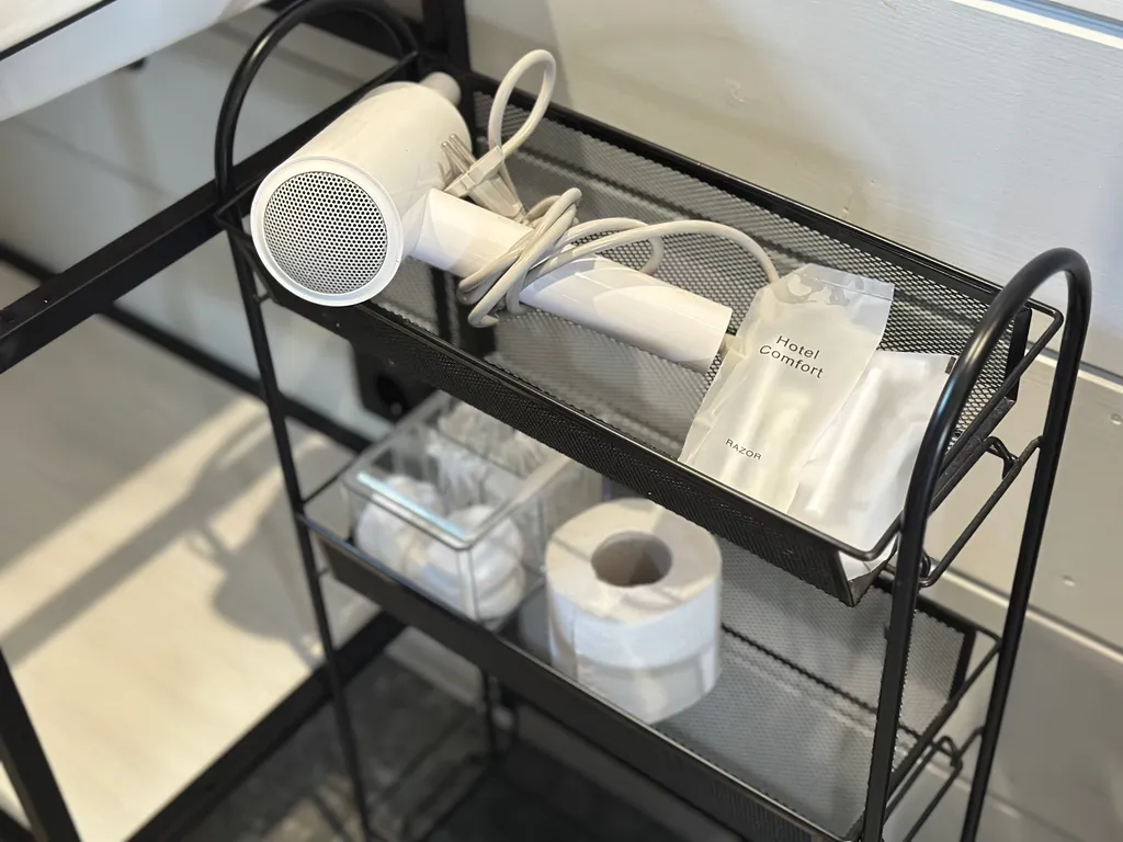 Стильный современный дом для отдыха на природе