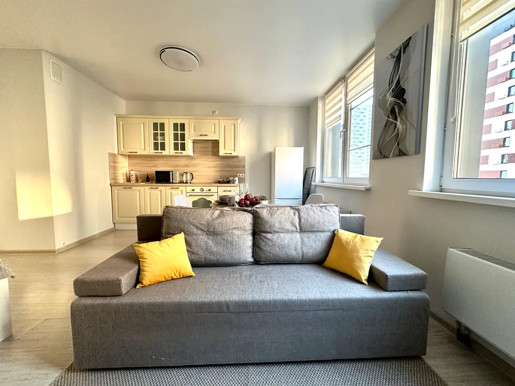 Студия с кроватью и дизайнерким ремонтом