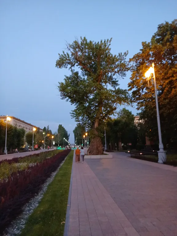 Жизнь с видом реку: огромная лоджия с панорамным остеклением в пол!