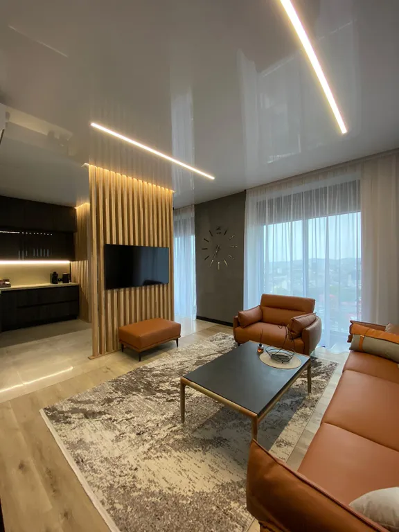 Уютная квартира в центре города на высоком этаже с видом на море