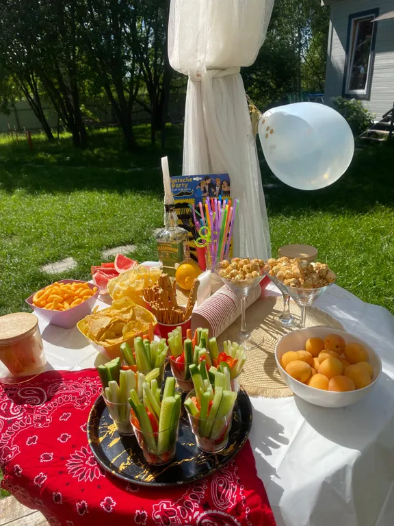 Домик в лесу с собственной горячей купелью 15 минут до центра города