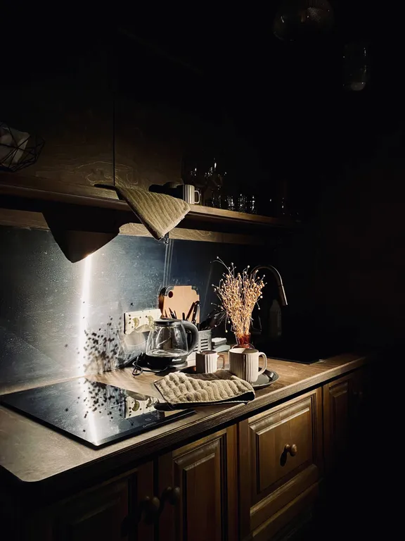 Коттедж Кемпинг на конюшне. Домик с видом на лошадей — Стеклянный