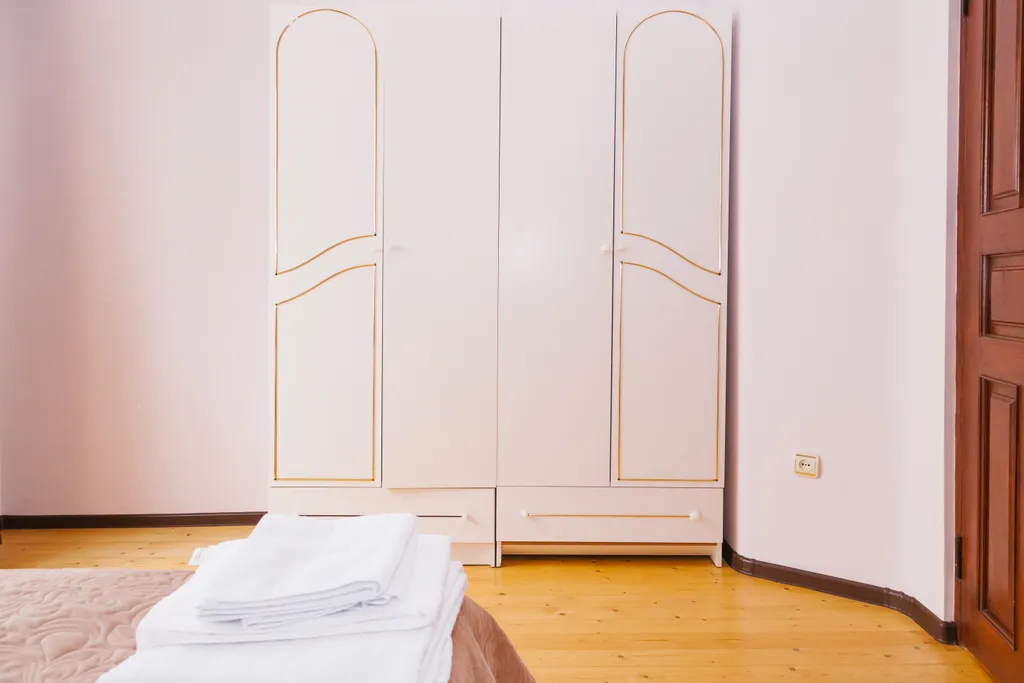 Уютный дом с камином и большим балконом