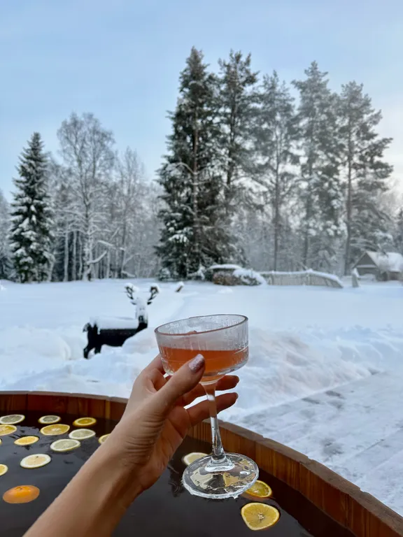 Большой уединенный A-frame в лесу с горячей купелью Фурако