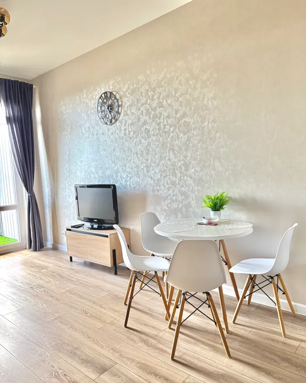 Уютная двушка на 20 этаже с видом на озеро