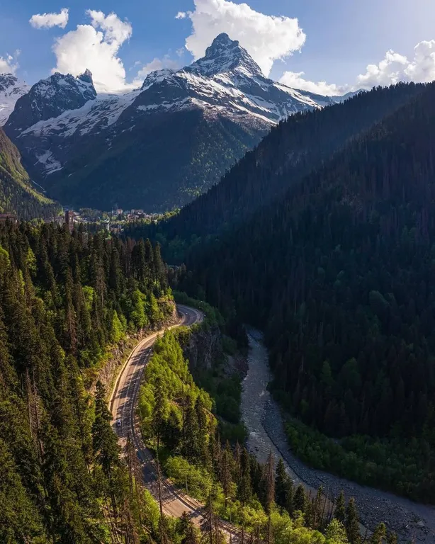 Квартира в 10 минутах до развилки в горы от Juls Apart