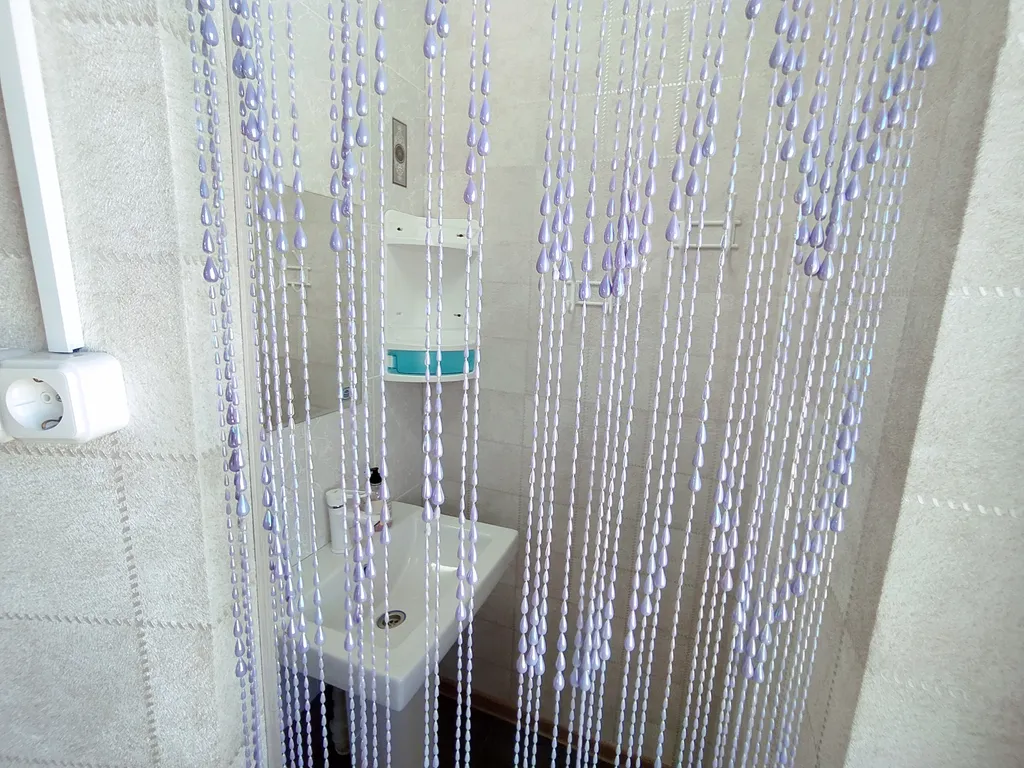 Двухэтажный трёхкомнатный дом Крым с кухней и двором под ключ