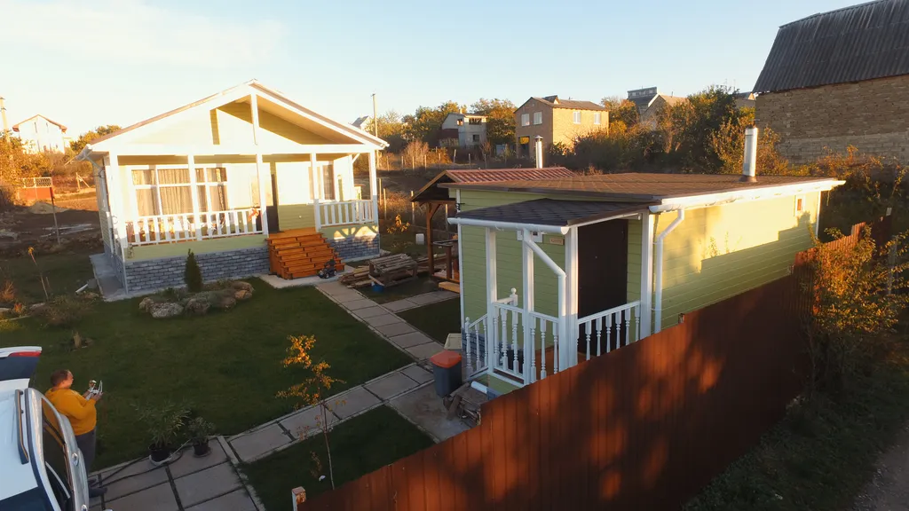 Отдельно стоящий дом с баней и барбекю