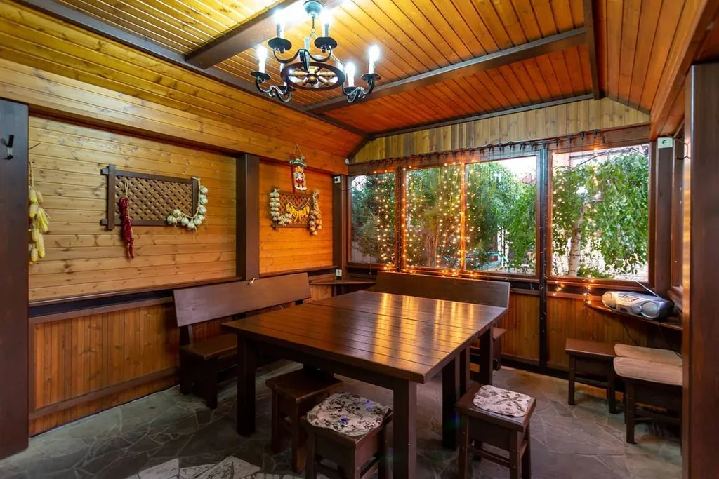 Дом с бассейном и баней для уединенного отдыха