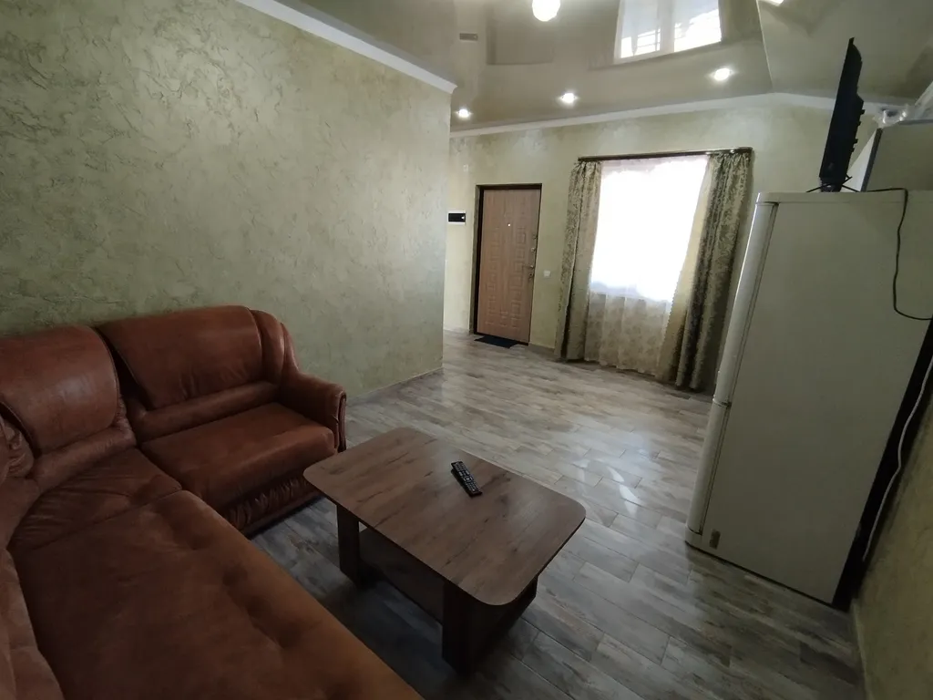 Двухкомнатный апартамент с кухней и террасой на Азовском море