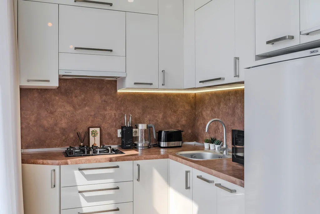 Студия с балконом и подогреваемым бассейном на территории ЖК в центре