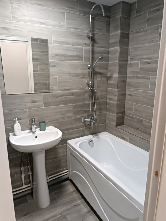 Удобная комната со всеми удобствами в центре города с евроремонтом