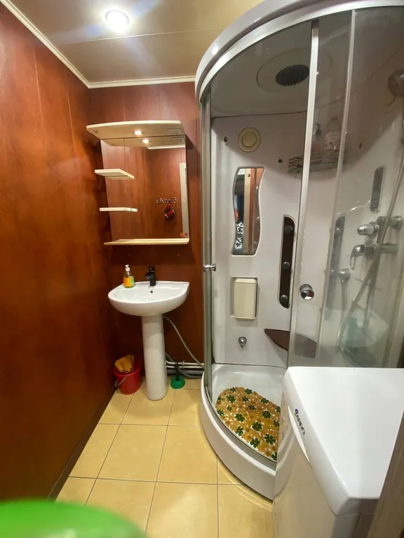 2-комнатная квартира недалеко от центра города и с баконом