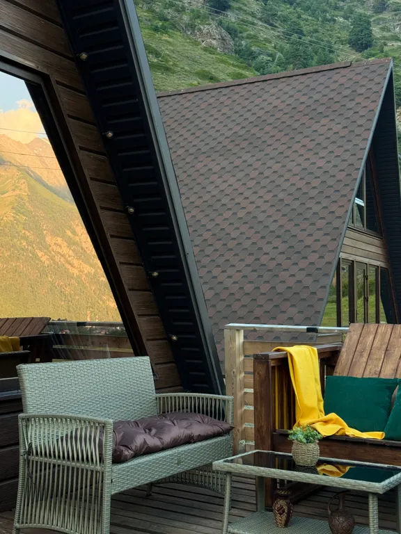 Уютный гостевой дом в Приэльбрусье с потрясающими видами на горы и лес