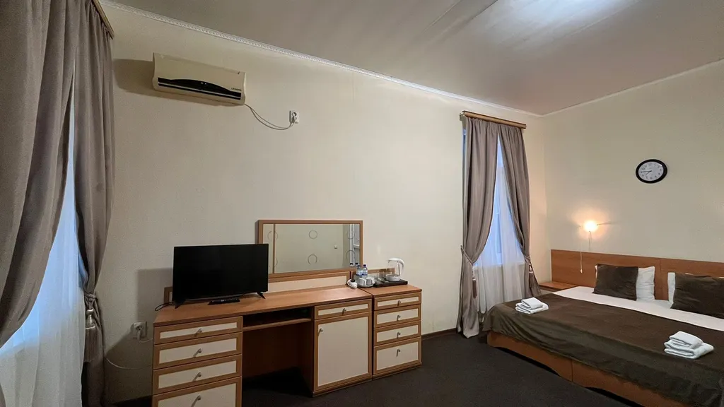 Комнаты с видом на море и горы