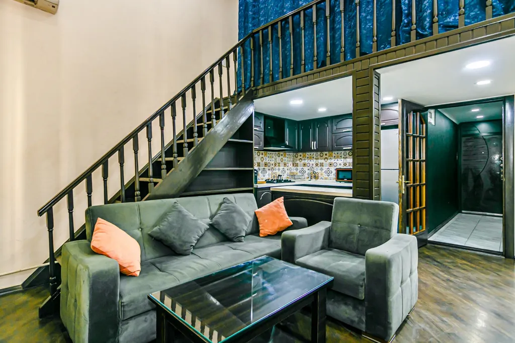 Mojo home i̇n the fountain