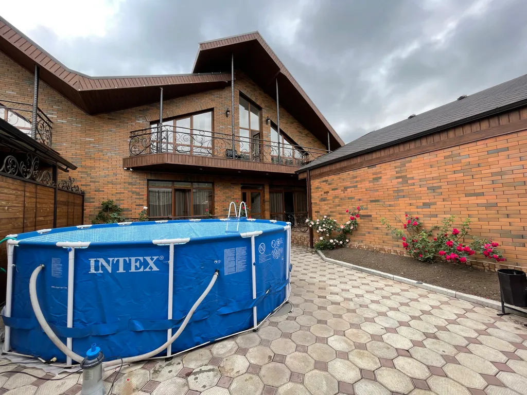 Уютный и просторный коттедж в центре поселка