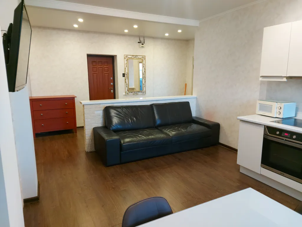 Уютная квартира у Галереи Чижова