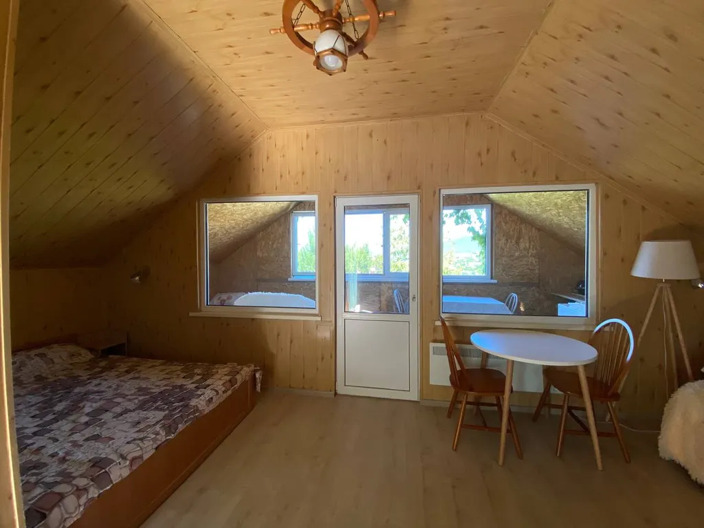 Уютный номер с видом на горы