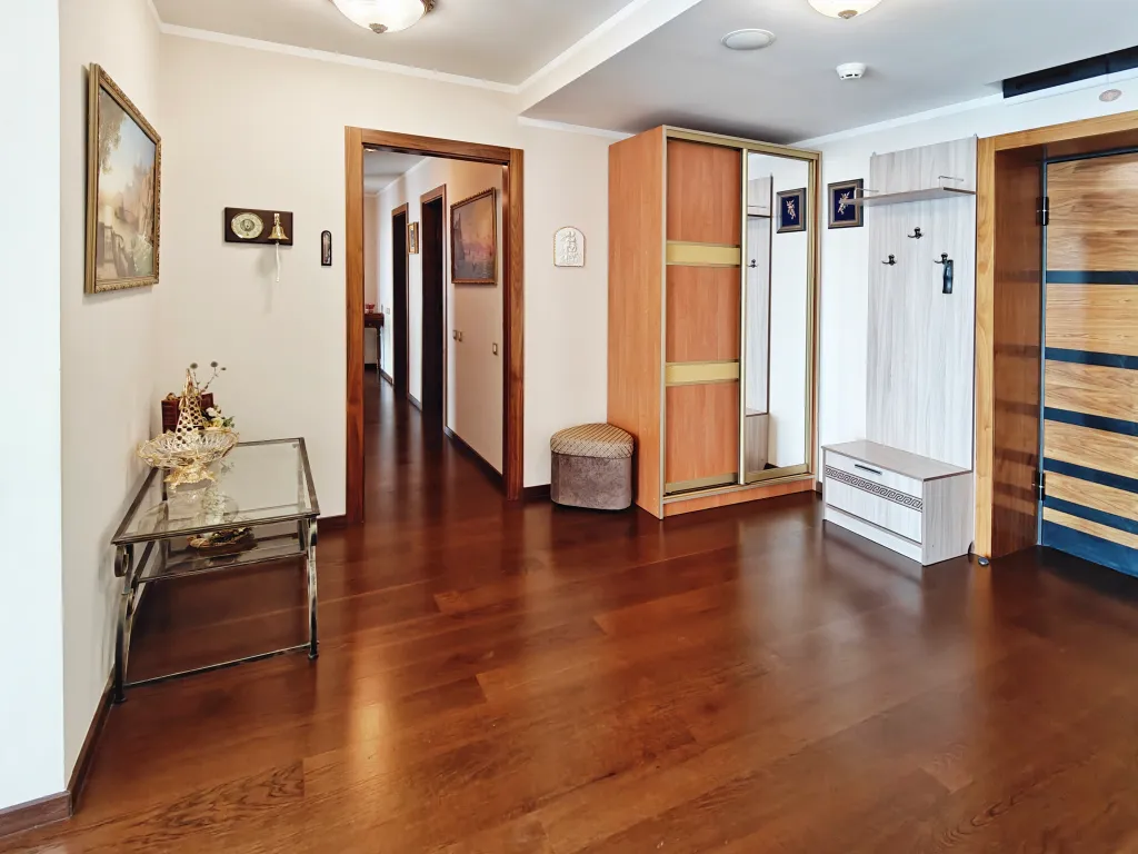 Шикарная видовая квартира в Золотой Бухте