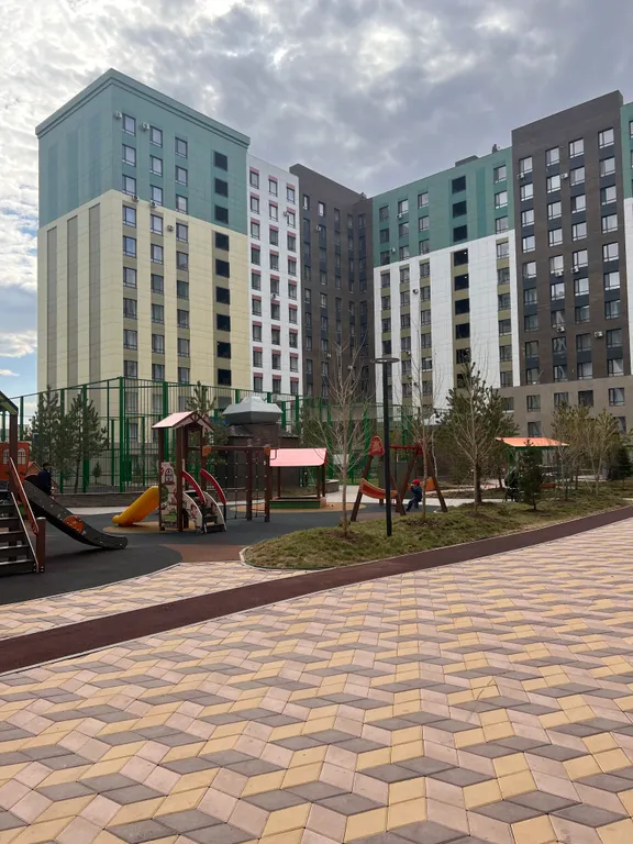 В центре, левый берег, рядом возле Хан Шатыр, кардиология, ННЦМД