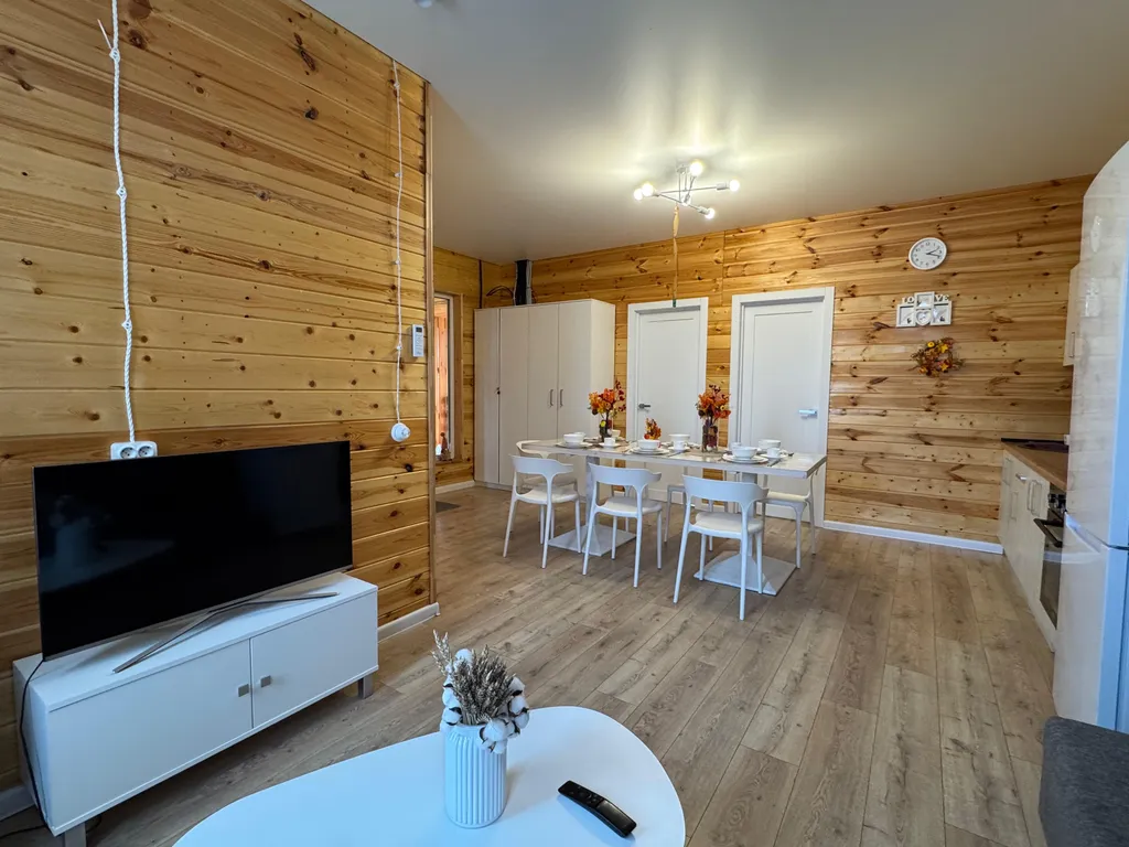 Уютный домик на левом берегу