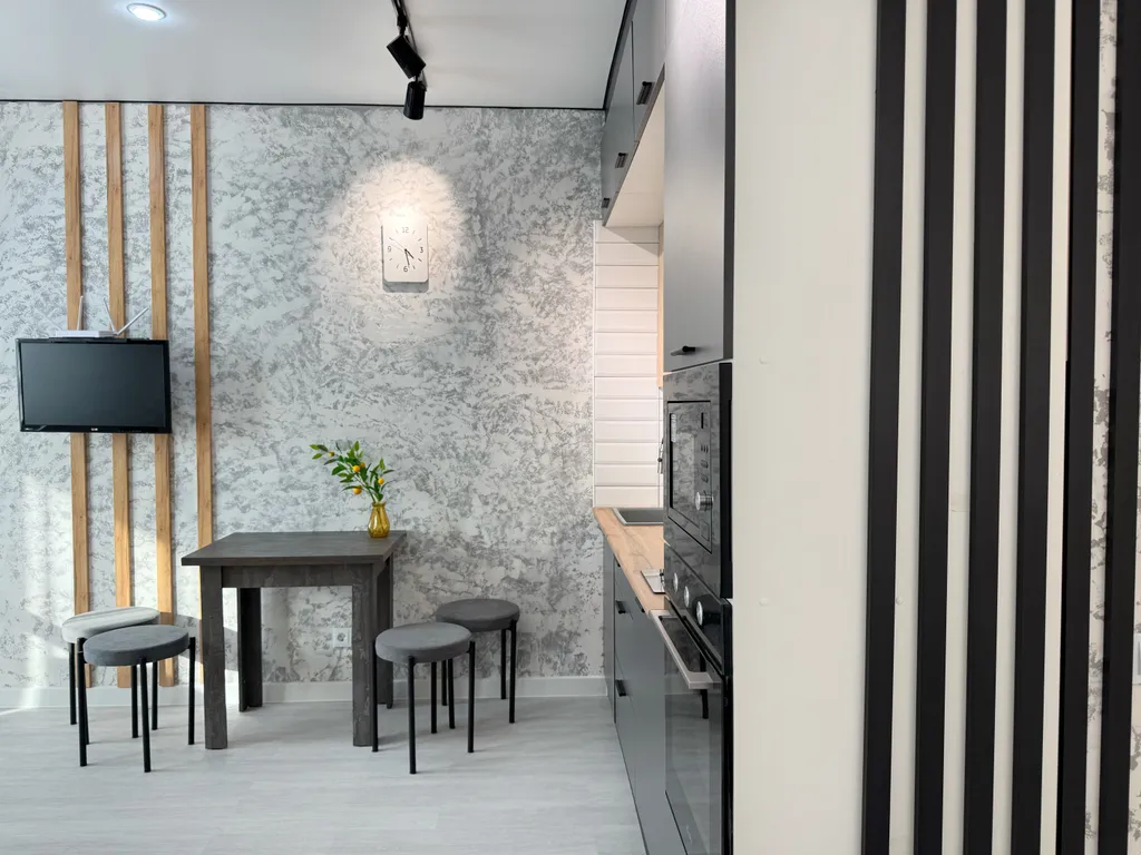 Светлая студия с панорамной лоджией