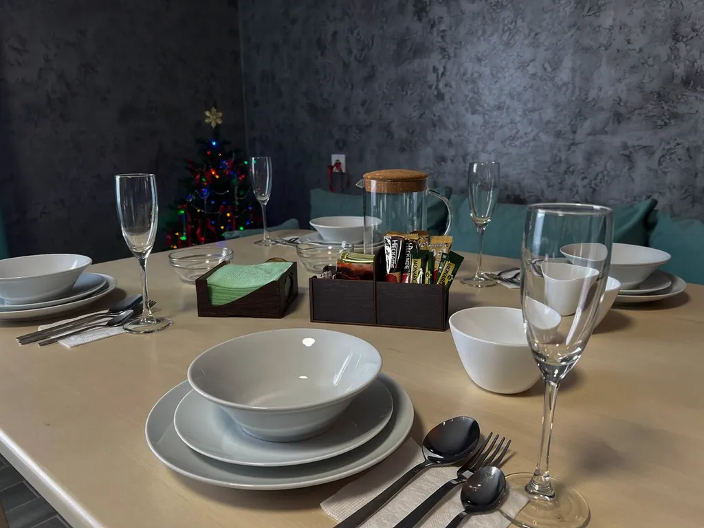 Уютный дом среди гор и леса