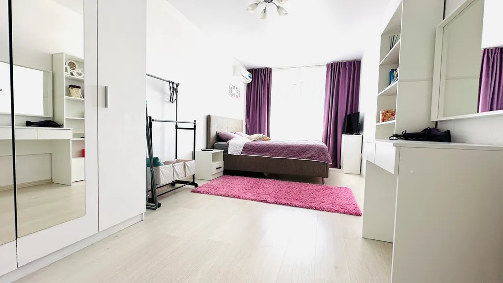 Просторная квартира с большой кухней-гостиной