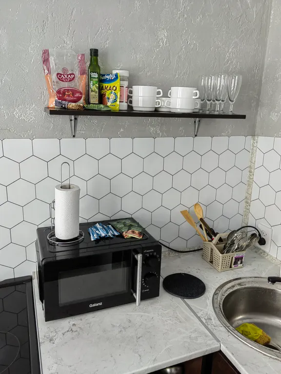 Уютная квартира, рядом склон, бассейн, магазины, парк.