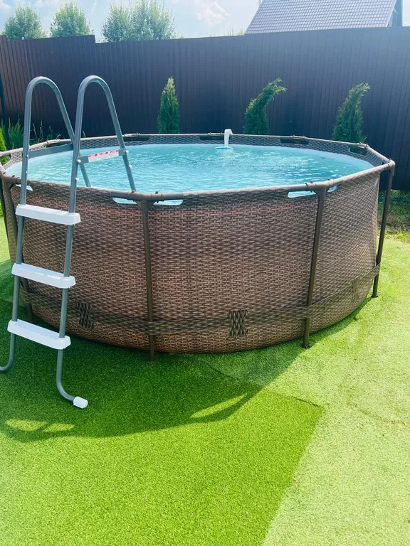 Загородный дом с баней в километре от прекрасного города