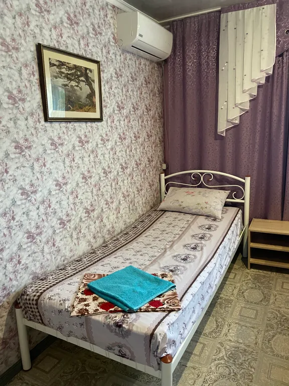 Однокомнатный коттедж со своей беседкой-кухней